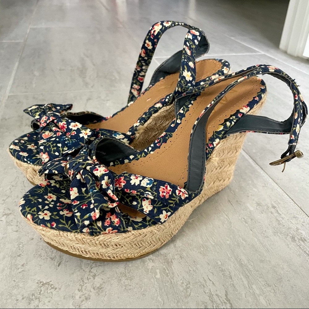 Floral Espadrilles 👡 - Size 7